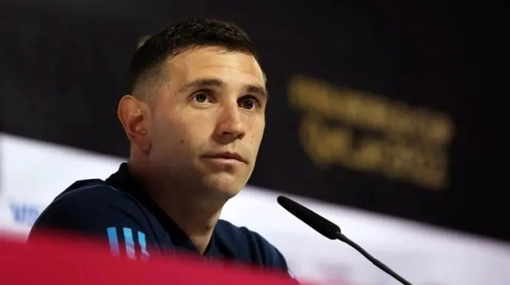 Dibu Martínez: "La necesidad de ganar te puede jugar en contra, hay que tener la cabeza fría"