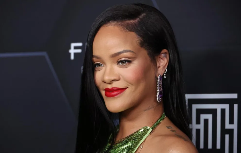Las tiernas fotos con las que Rihanna muestra por primera vez la cara de su bebé