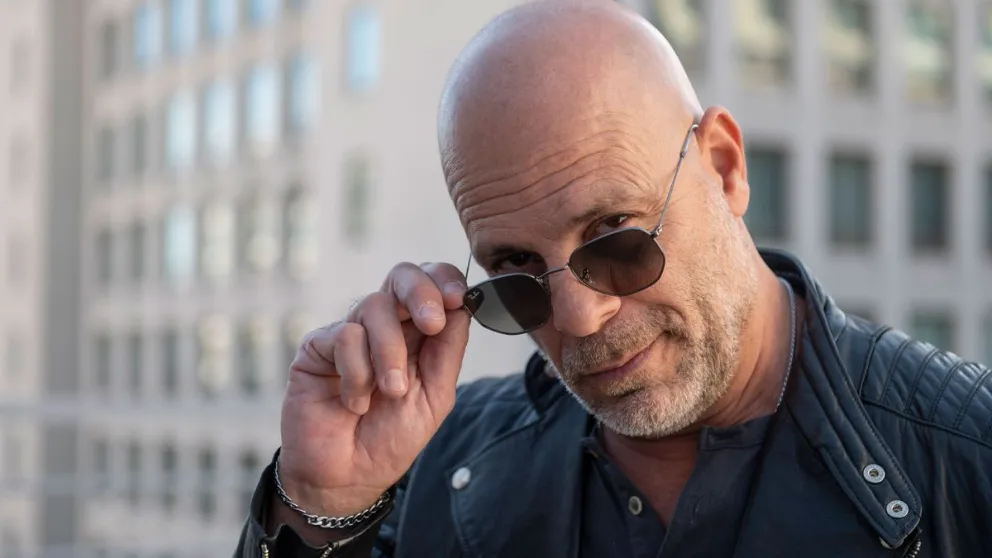 Bruce Willis se alejó de todo y se tomó unos días de descanso en la playa