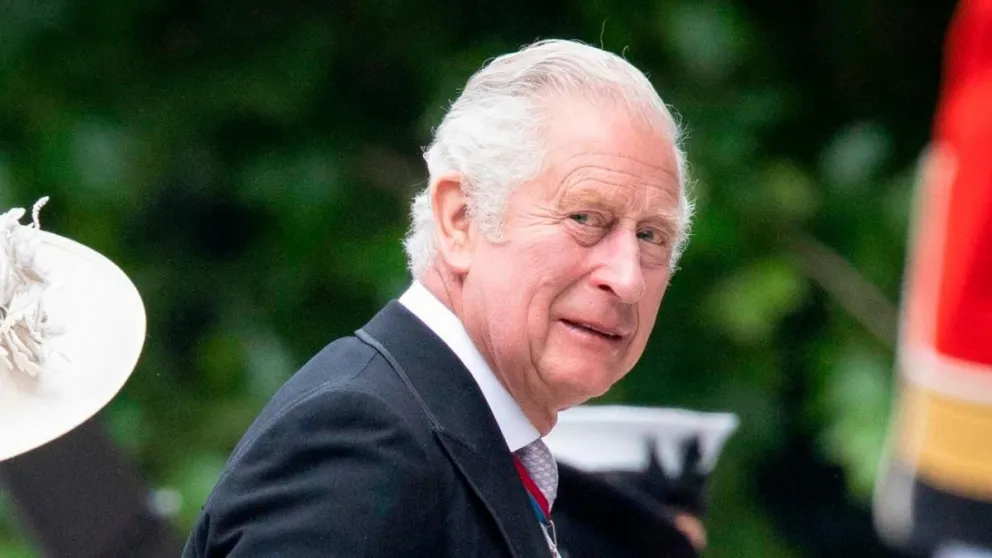 Un experto revela lo que dijo el rey Carlos III tras el ataque con huevos