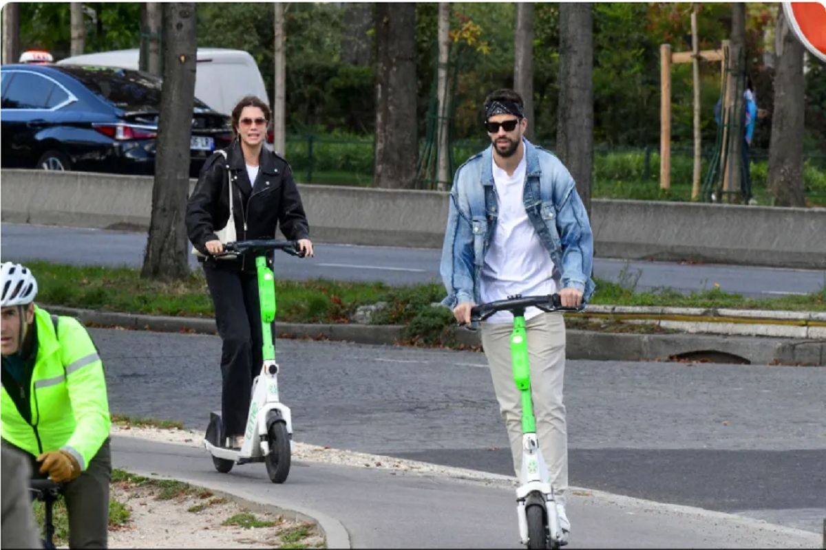 GERARD PIQU&Eacute; Y CLARA CH&Iacute;A MART&Iacute;