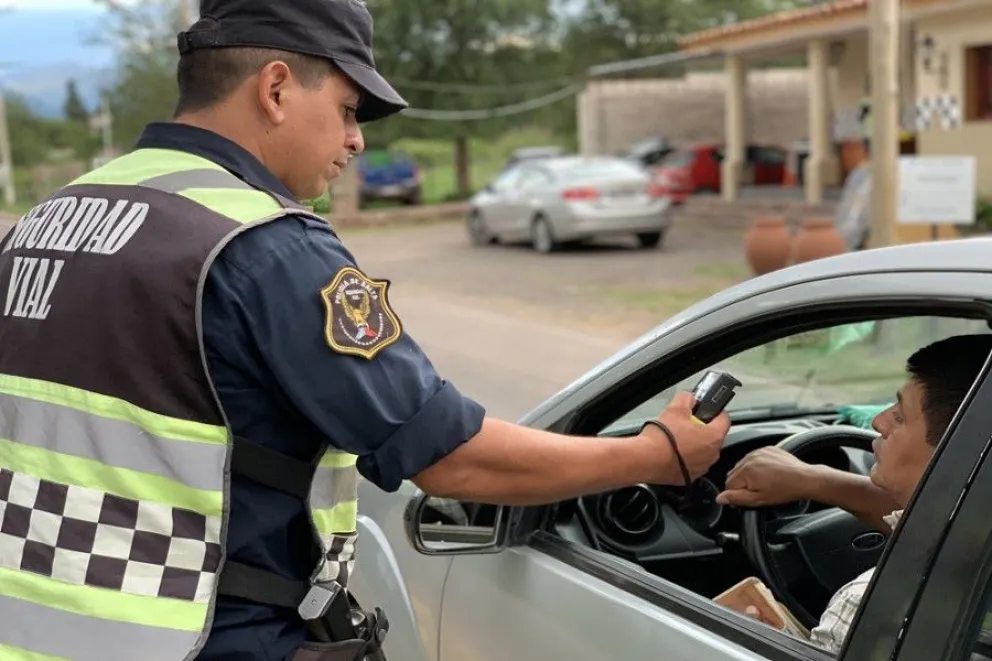 En medio de un control policial, le hicieron un test de alcoholemia y el resultado los sorprendió