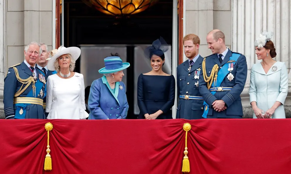 Una por una, estas son las 10 cosas que la familia real británica tiene prohibidas hacer