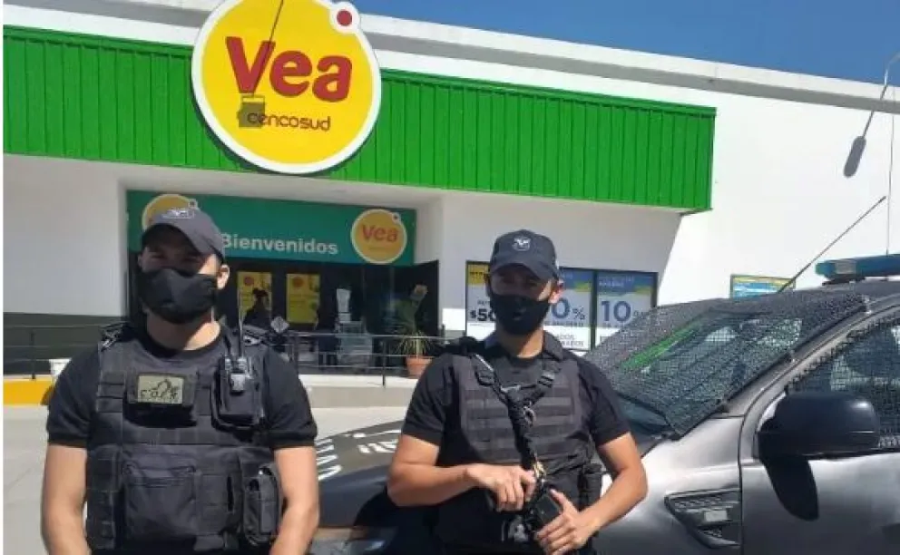 Previo a las fiestas, cientos de policías recorren la Ciudad salteña: esperan evitar posibles saqueos 