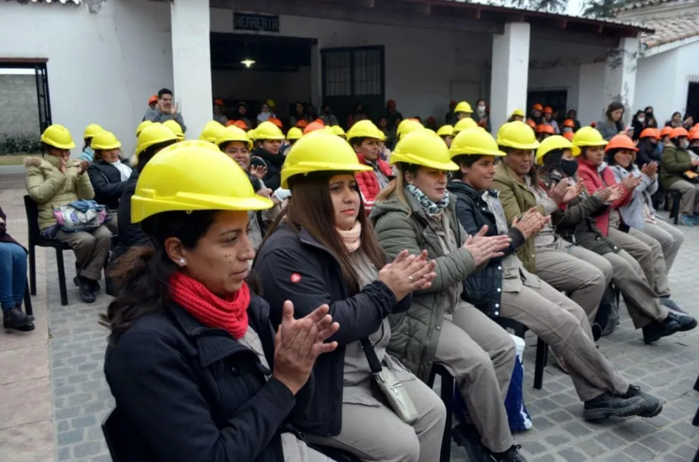 Mujeres constructoras salteñas podrán acceder a un vale de $500.000 para herramientas, entérate cómo