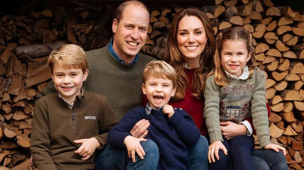 Los curiosos regalos que recibieron los hijos del príncipe Guillermo y Kate Middleton por Navidad