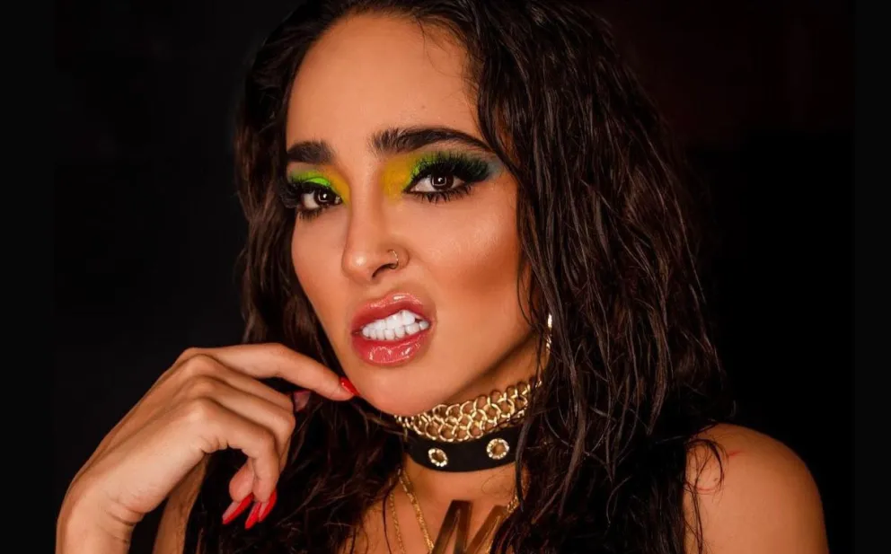 Manelyk González posó con una bikini floreada y conquistó miles de corazones