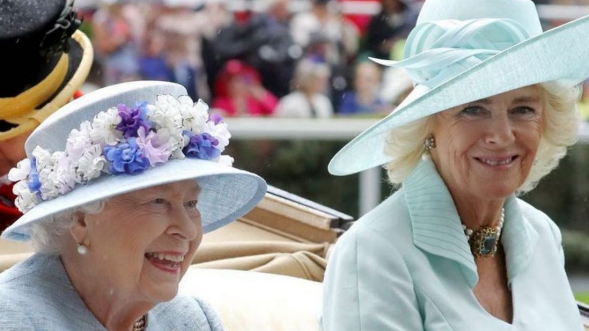 CAMILA PARKER Y LA REINA ISABEL