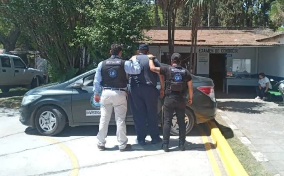 Escándalo en la Municipalidad de Salta: dos agentes fueron detenidos por cobrar coimas para aprobar exámenes de conducir 