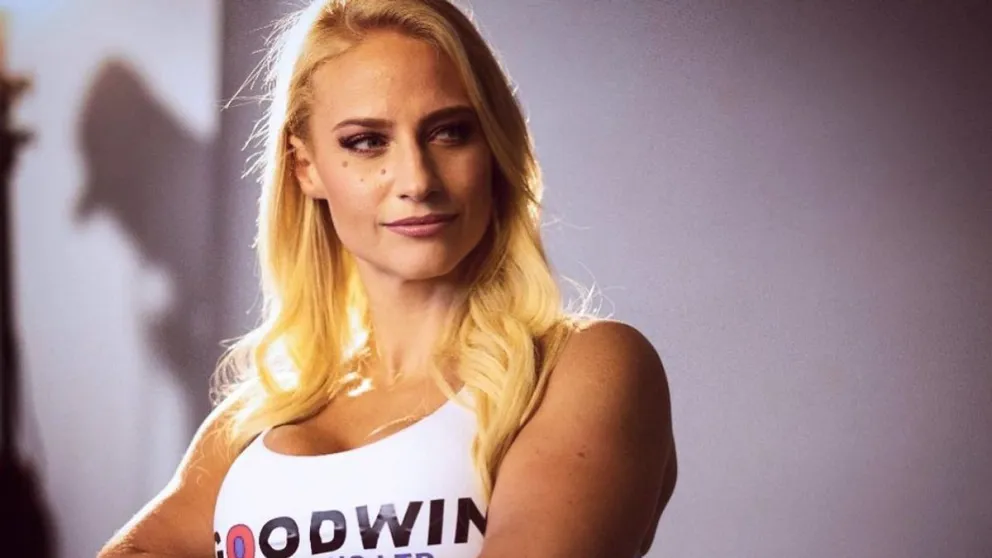 |VIDEO| Una boxeadora australiana se abrió una una cuenta de Only Fans y lo promociona desnudándose antes de una pelea