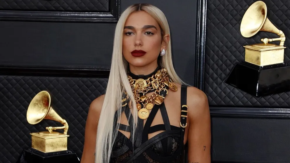 Dua Lipa y su radical cambio de look: dio un increíble anuncio que revolucionó las redes