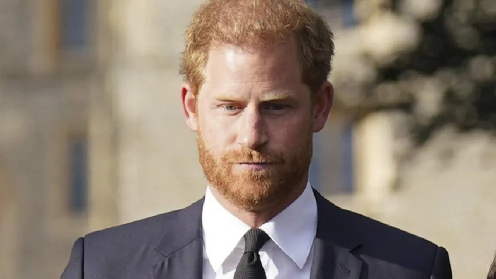 Escándalo: el momento en el que el príncipe Harry habría sido captado robando en un evento de Meghan Markle