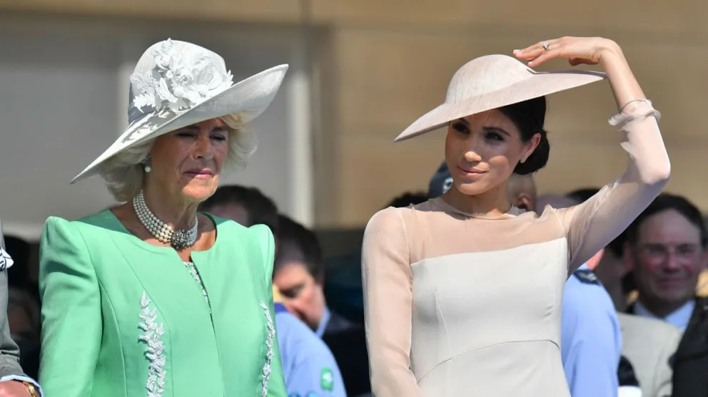 Coronación: Meghan Markle se niega a mostrarse inferior a Camila Parker y lanza esta insólita exigencia