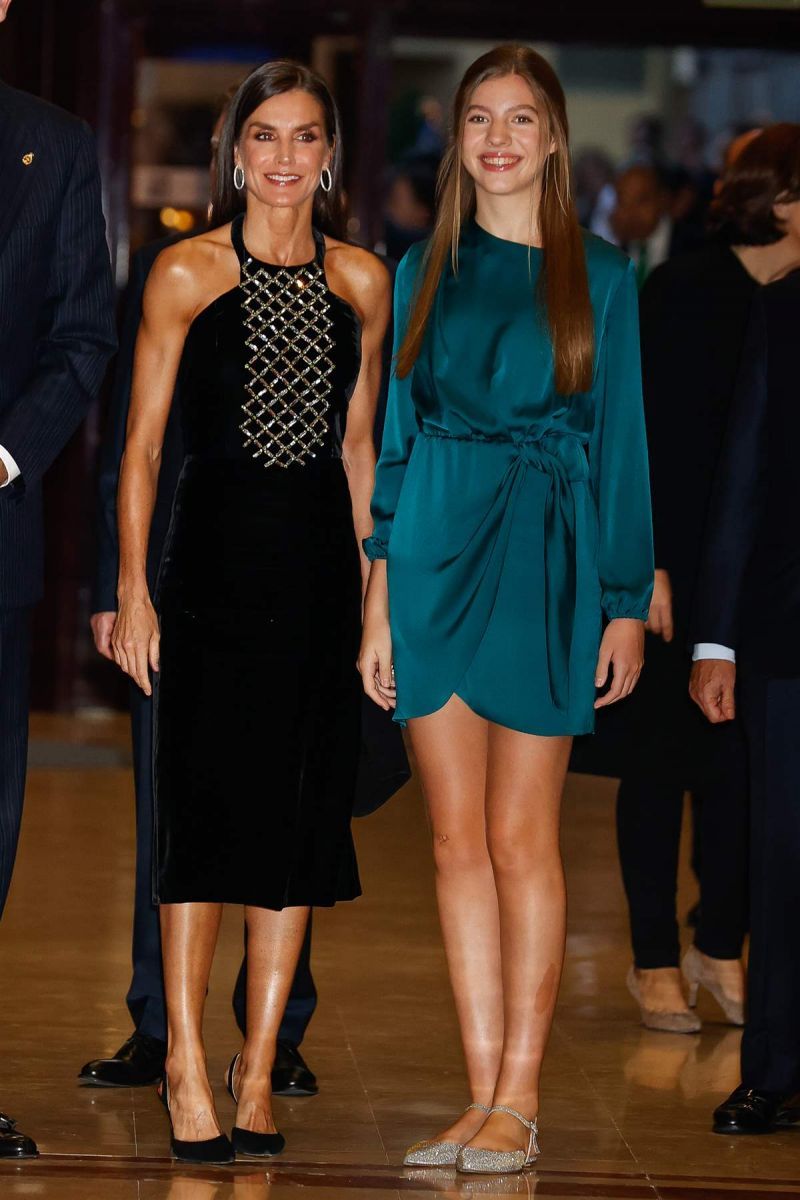 Infanta Sof&iacute;a junto a su madre Letizia Ort&iacute;z.