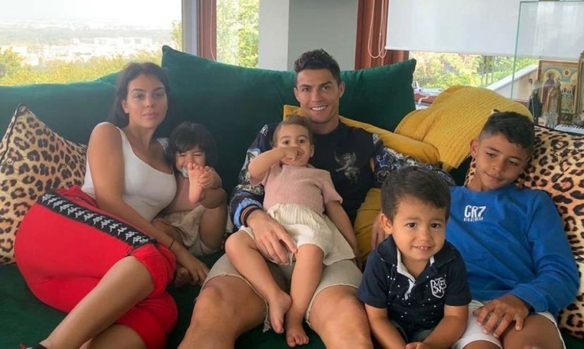 GEORGINA RODRIGUEZ Y FAMILIA