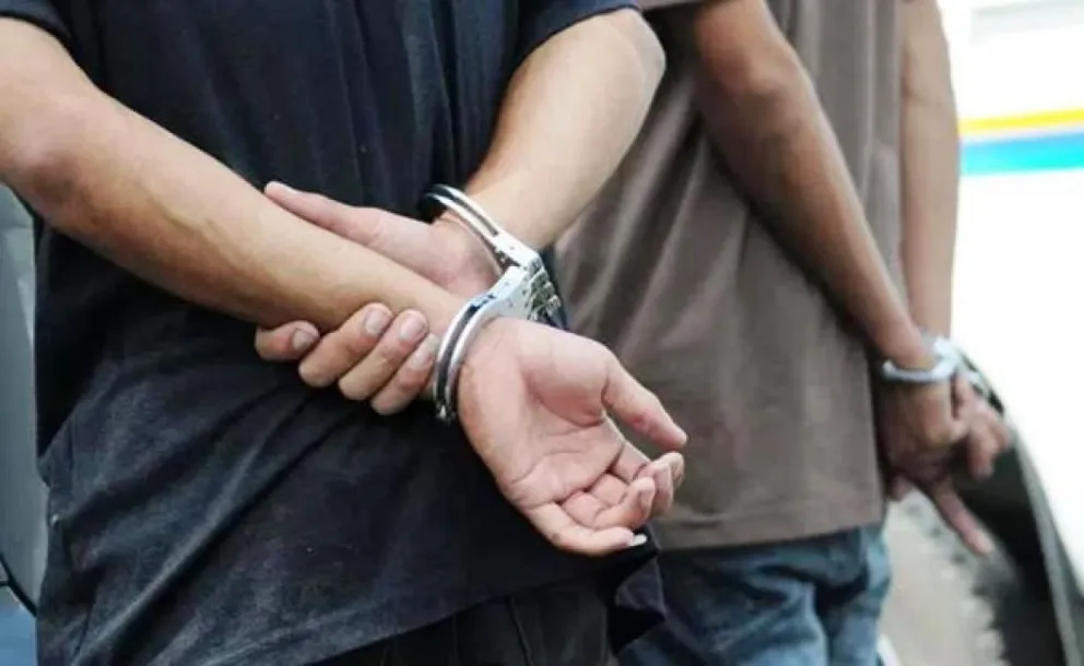 Capturaron a dos hombres con más de 1.000 dosis de droga en la terminal