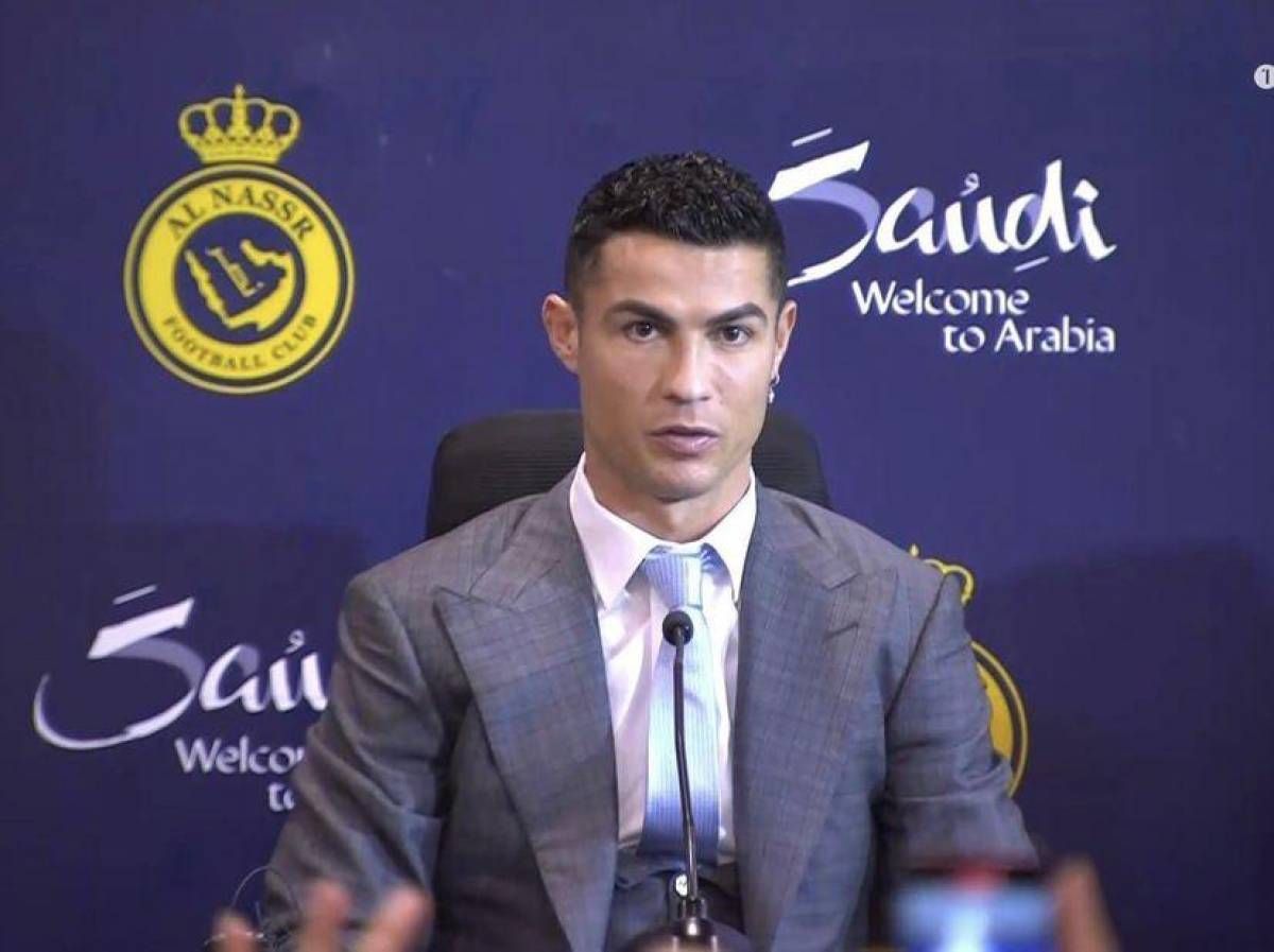 ¡imperdonable Error Cristiano Ronaldo Fue Presentado En El Al Nassr Y