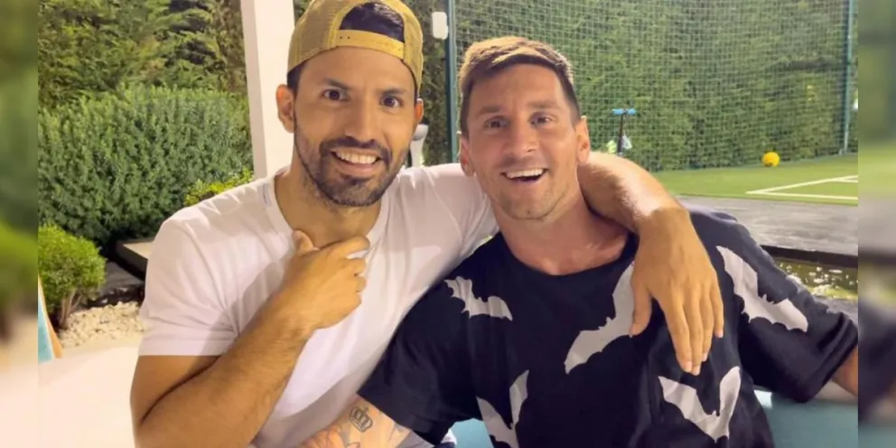 El fuerte enojo de Lionel Messi con el Kun Agüero durante los festejos en Qatar: "¡Ey, pará!"