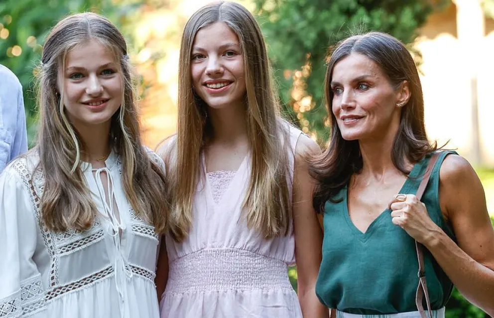 Letizia de inspiración: así se oyen las voces de la princesa Leonor y la infanta Sofía durante discursos reales