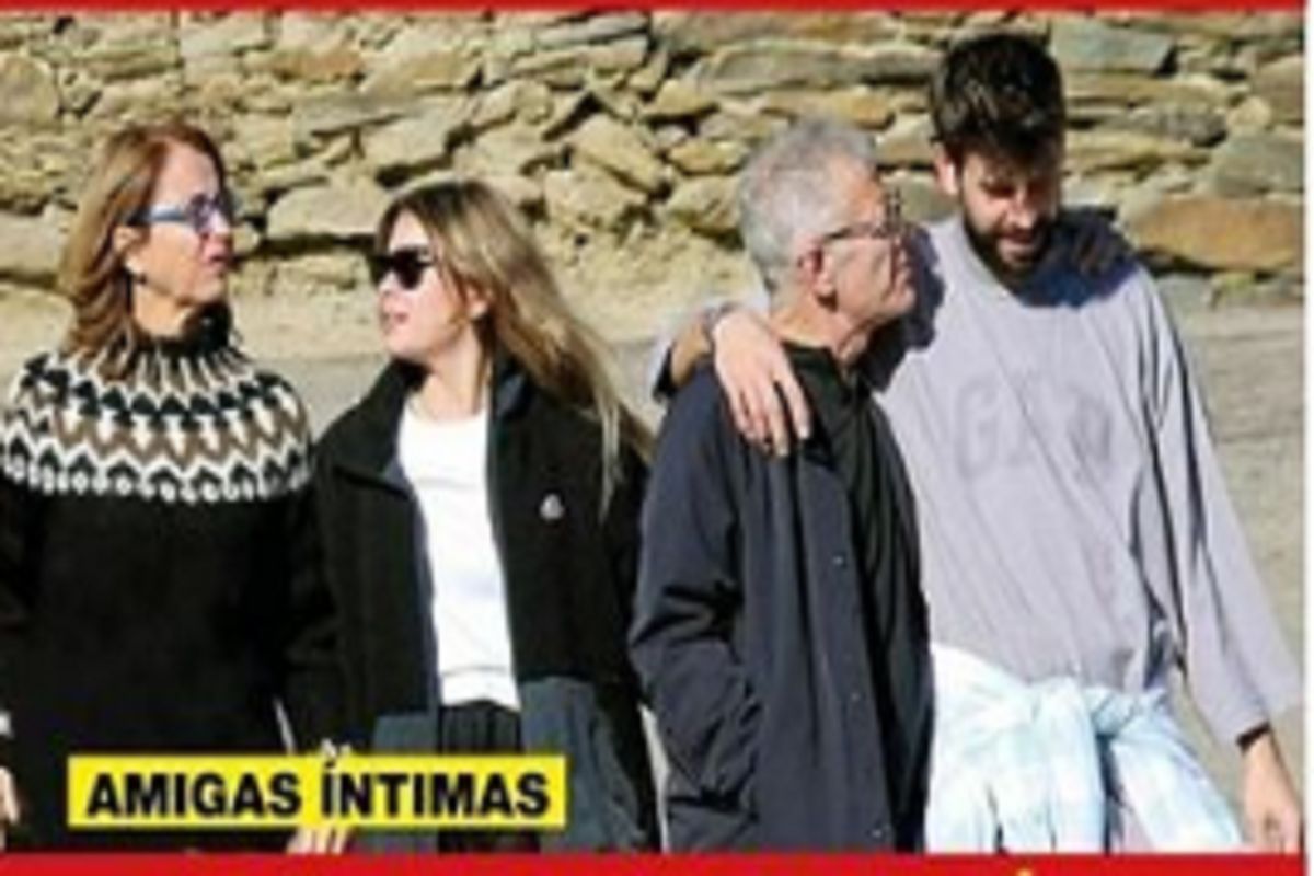 CLARA CH&Iacute;A Y PADRES DE GERARD PIQU&Eacute;