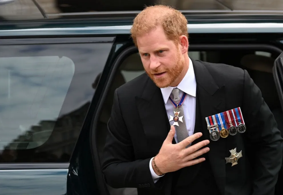 El gesto de incomodidad y desagrado del príncipe Harry en la coronación del rey Carlos III