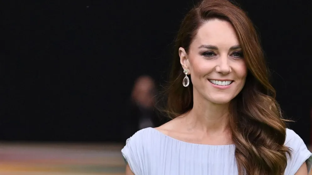 Desesperada, por una terrible noticia, kate Middleton abandonó un almuerzo llorando y a las corridas