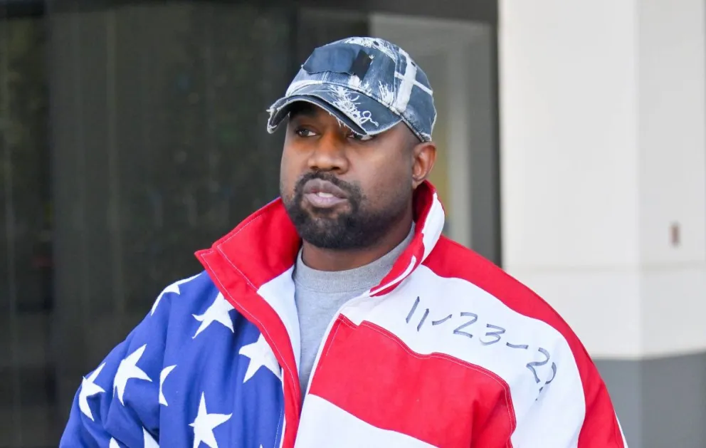 Luego de desaparecer por semanas, Kanye West fue visto de la mano con una misteriosa mujer
