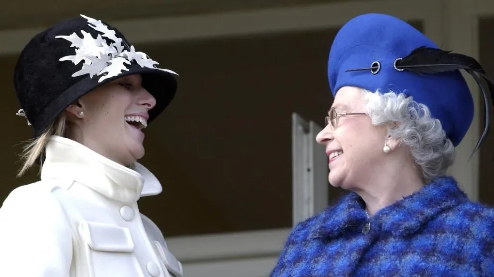Esta es la historia de la nieta de la reina Isabel II, que tuvo a su hijo en el suelo de un baño