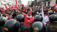 ¿Qué está pasando en Perú? Manifestaciones, decenas de muertos y enfrentamientos con la policía