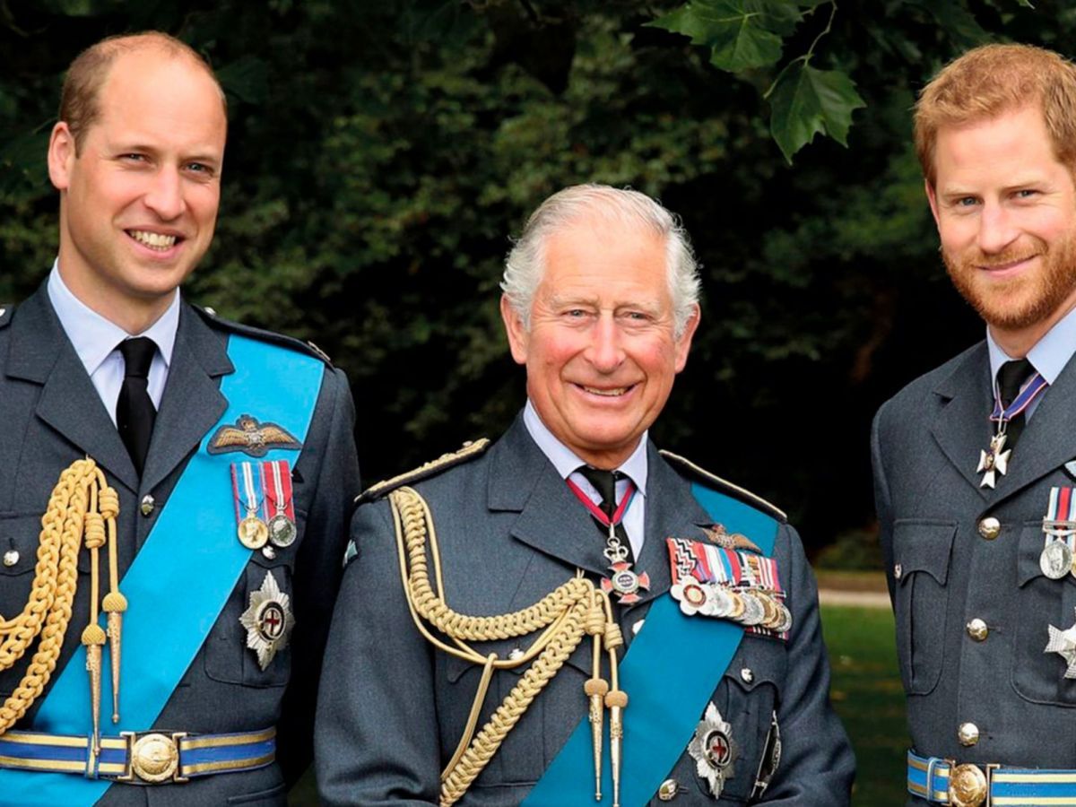REY CARLOS III, HARRY Y WILLIAM