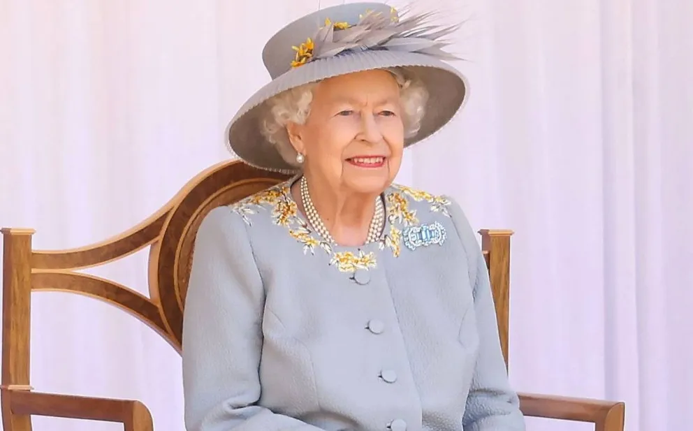 A dos familiares cercanos la reina Isabel II dejó fuera de su testamento antes de morir