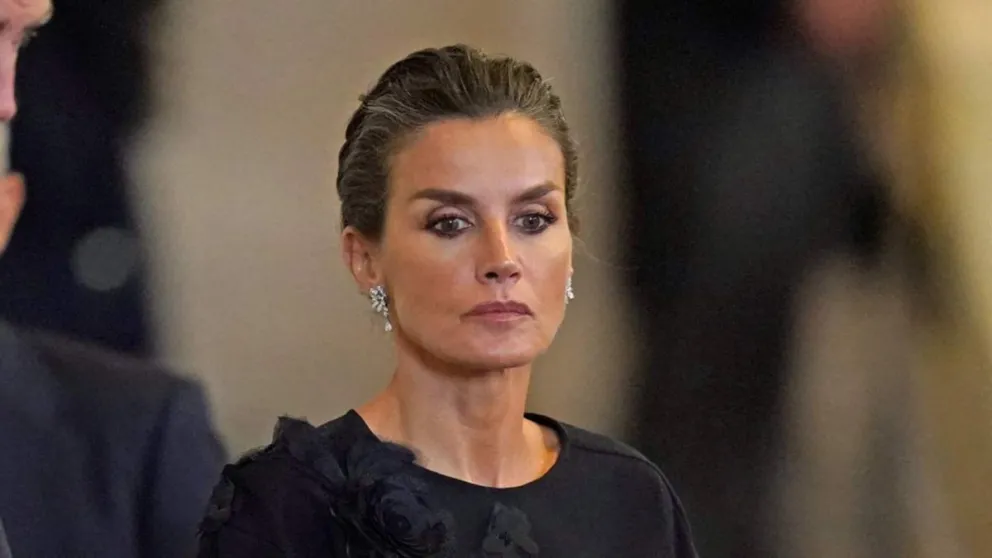  El inesperado gesto de la reina Letizia con el que rompió todos los protocolos de la realeza 