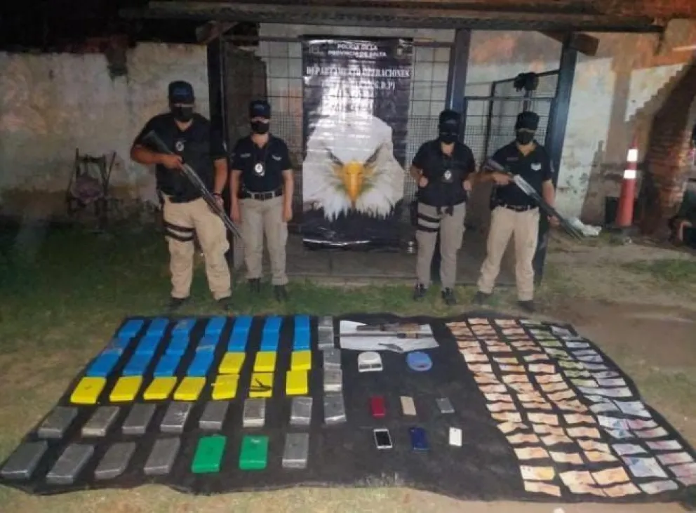 Allanamiento en Orán, la Policía incautó una enorme cantidad de droga