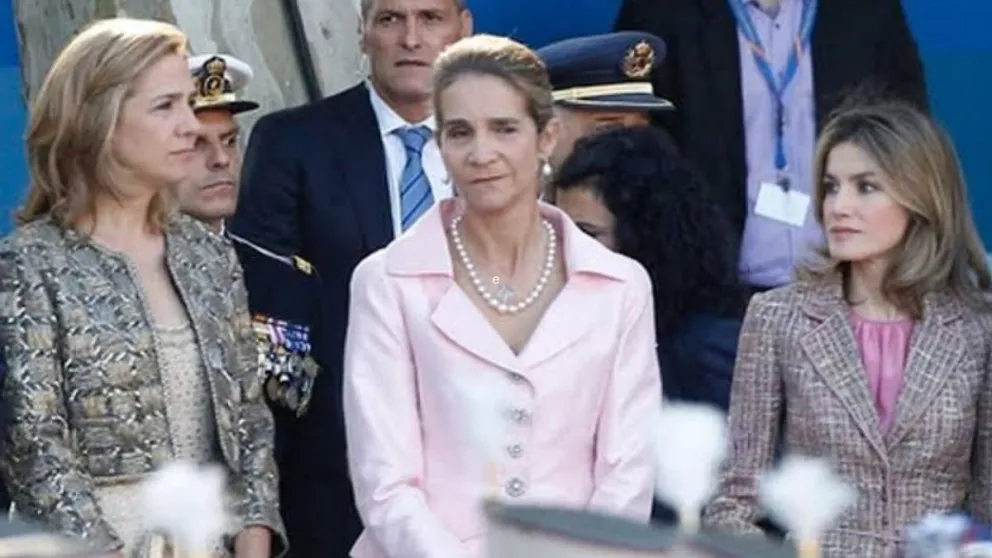  reina Letizia junto a las infantas Elena y Cristina
