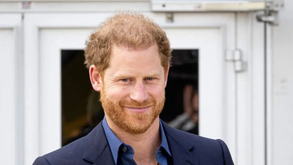 El príncipe Harry reveló que probó hongos alucinógenos en la casa de una famosa actriz de 'Friends'