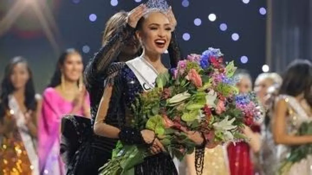  R'Bonney Gabriel, la nueva Miss Universo de USA reapareció para responder a las burlas y esto dijo