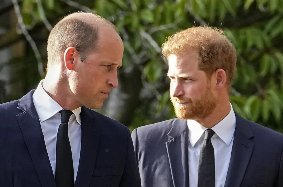 El príncipe Guillermo respondió fuertemente al príncipe Harry tras las críticas por la crianza de sus hijos