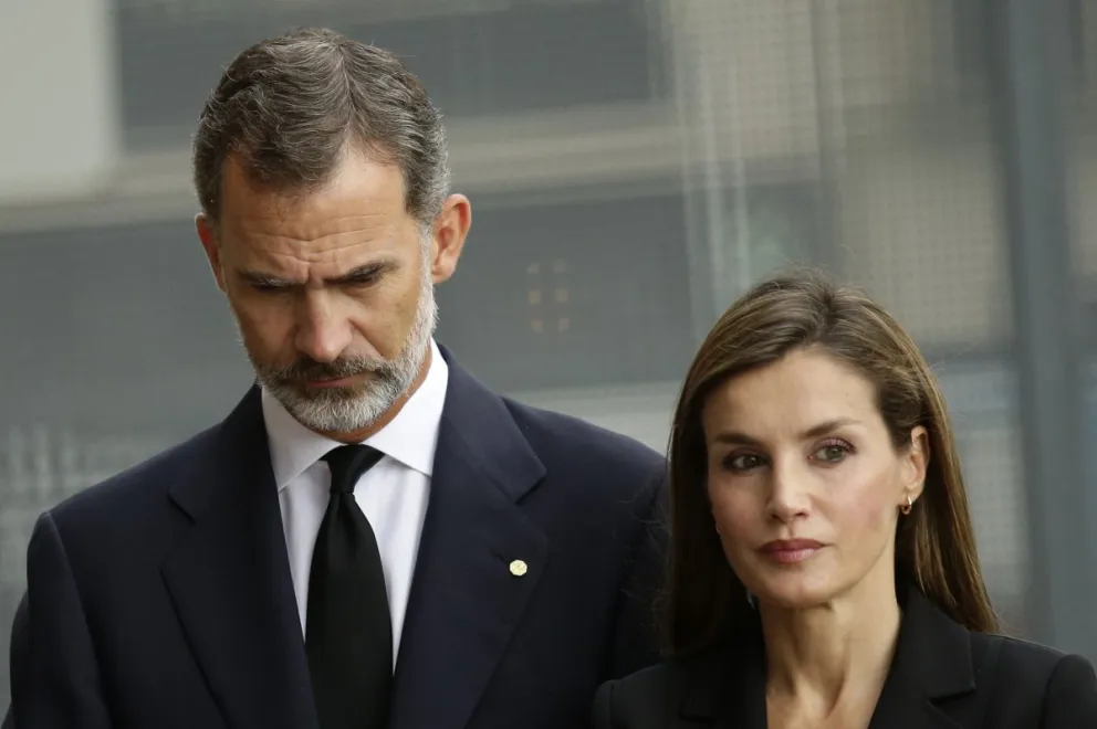La reina Letizia le dio un ultimátum al rey Felipe VI: de esta manera lo obliga a separarse de su familia