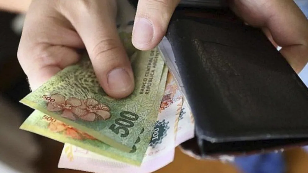 Trabajadores formales: se conoció que el salario promedio ya está por debajo de la línea de pobreza 