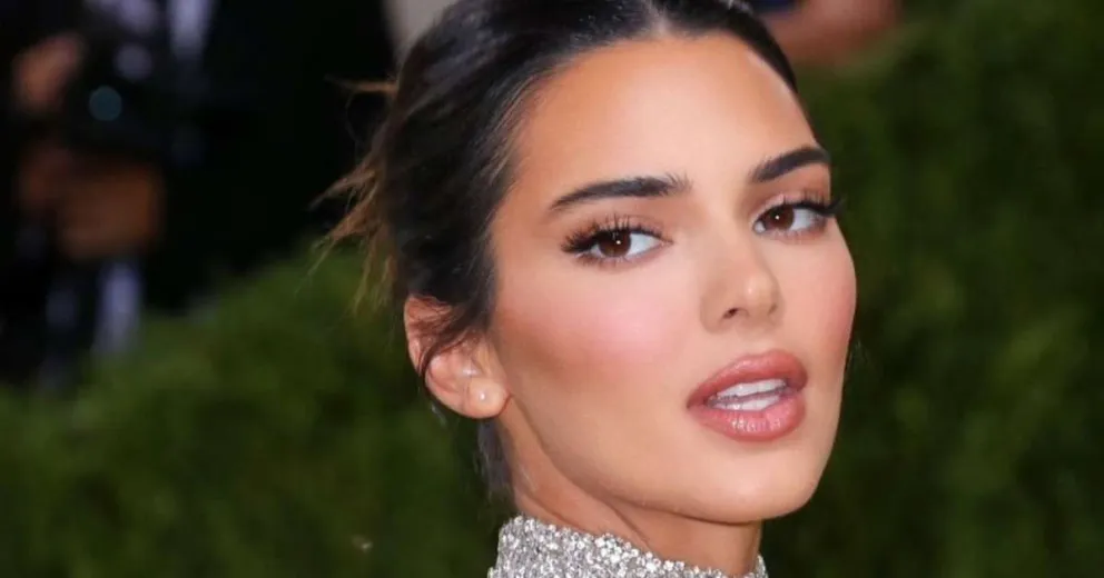 Este es el llamativo accesorio de Kendall Jenner que marca tendencia y sorprende a todos 