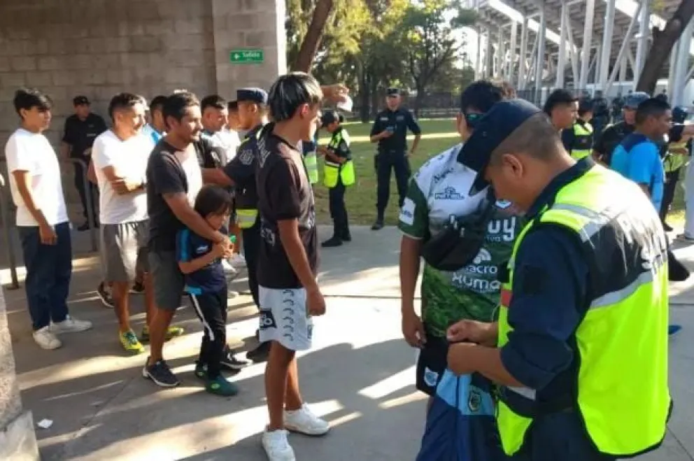 Torneo de verano: hubo 28 simpatizantes detenidos en el primer partido en Salta