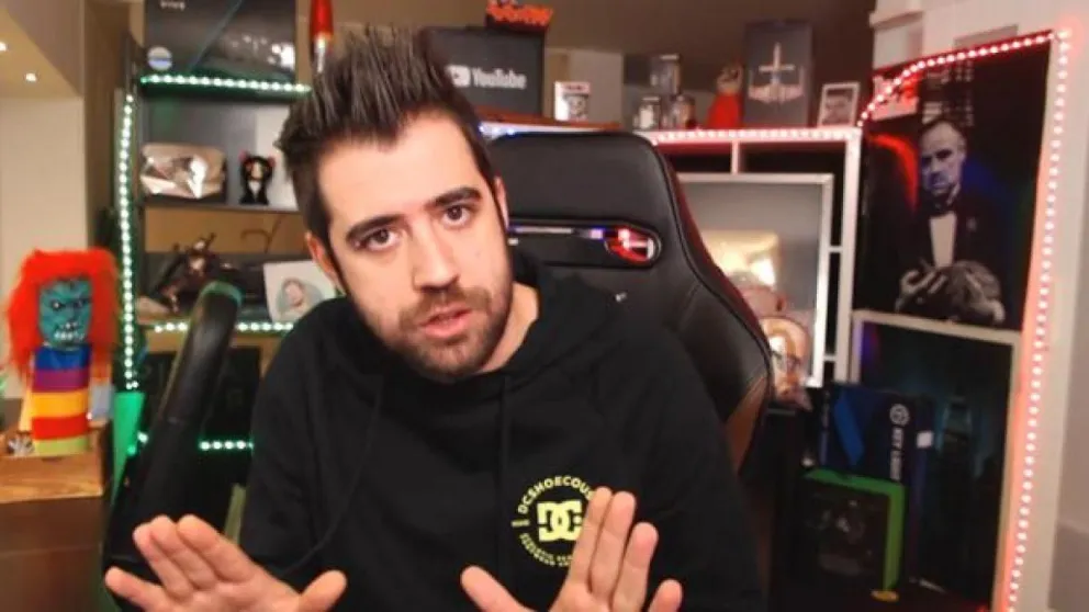 "AuronPlay" fue lapidario con Gerad Piqué y dijo que tiene "el cerebro de un niño de 12 años"