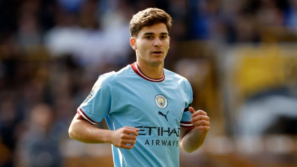 El emocionante y tierno gesto que Julián Álvarez tuvo con un hincha del Manchester City 