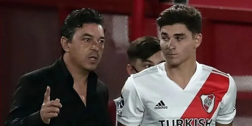 Mientras Pep Guardiola no lo pone, Marcelo Gallardo tuvo este gesto con Julián Álvarez 