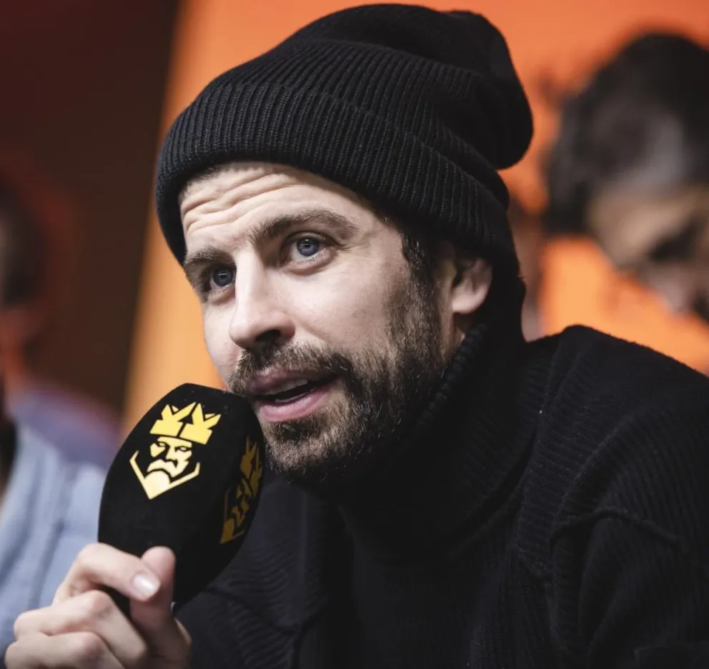 No le importa nada: así se mostró Piqué, en un partido de básquet, donde había varios famosos, mientras Shakira sigue facturando