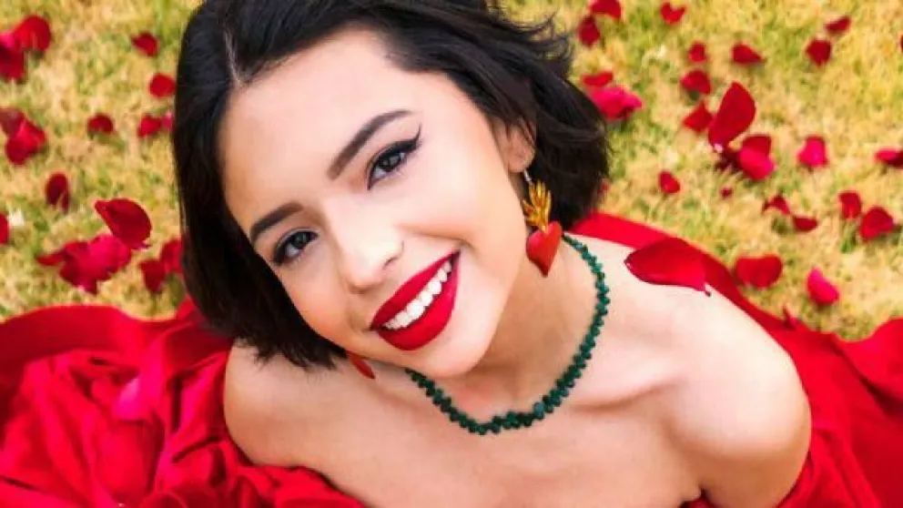 Ángela Aguilar se prepara este 2023 con nuevo cambio de look divertido y en tendencia