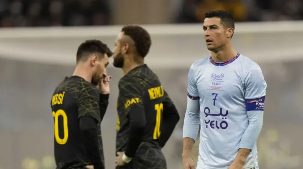 El increíble gesto de Cristiano Ronaldo con Lionel Messi, luego de enfrentarse a Kylian Mbappé