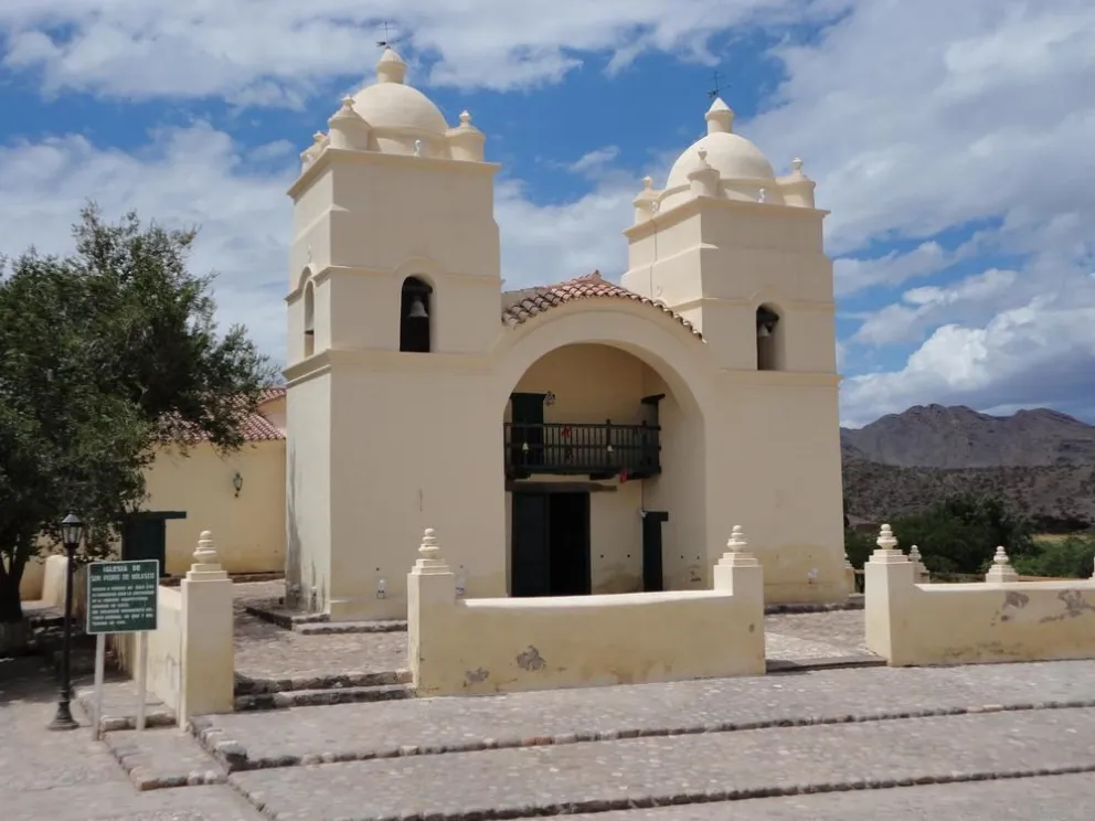 Molinos: el sacerdote denunció que se robaron miles de pesos de la iglesia