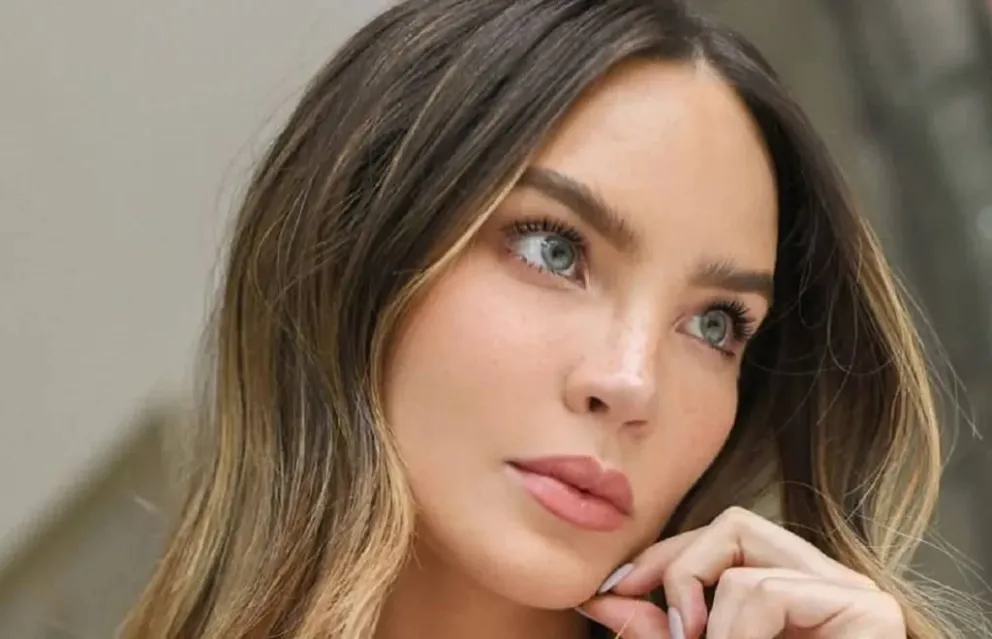 Belinda luce su espectacular figura en diminuto bikini y revela su receta para no subir de peso en vacaciones