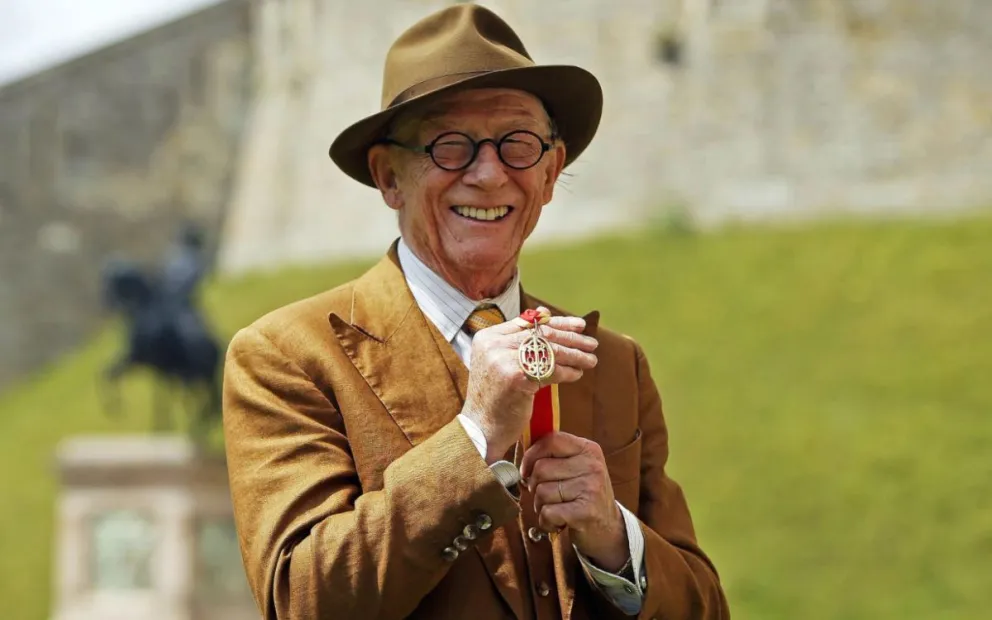  Estas son las curiosidades detrás de la vida de Sir John Hurt: el actor que atravesó la cultura pop